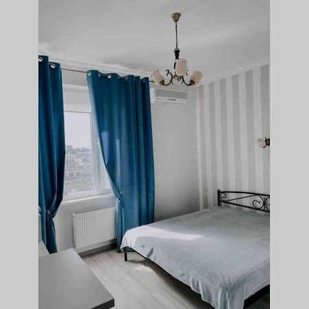 Апартаменты Целиком Odessa Exterior foto