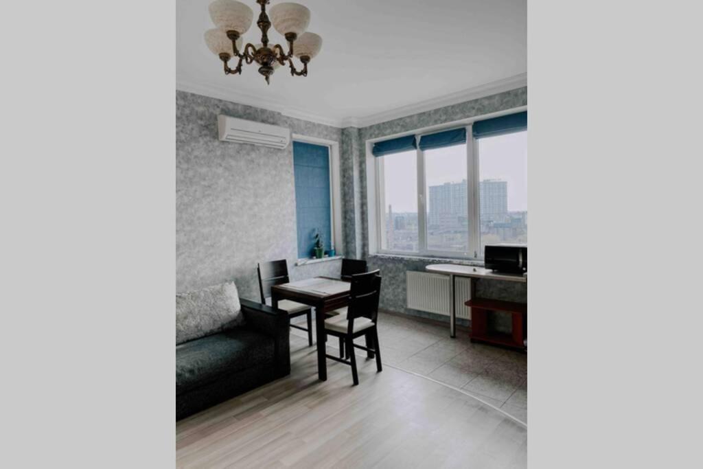Апартаменты Целиком Odessa Exterior foto
