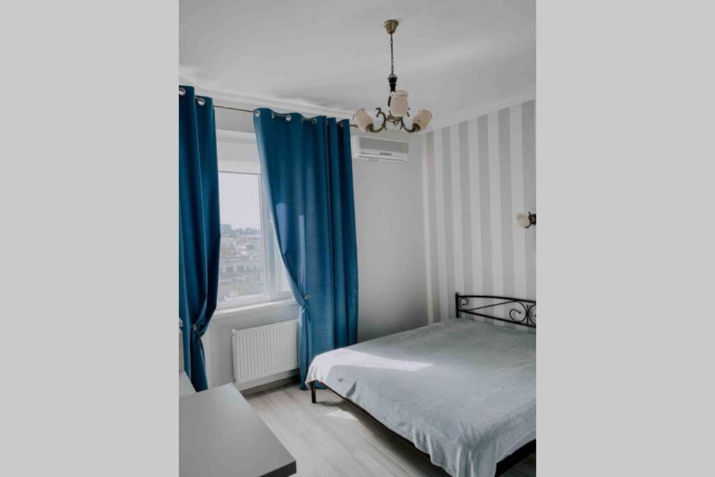 Апартаменты Целиком Odessa Exterior foto